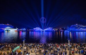 Tanz zweier Kreuzfahrtschiffe im „Blue Port Hamburg“ mit ELATION Proteus Excalibur
