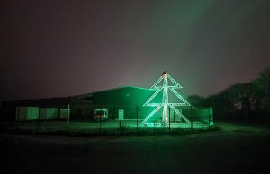 SR Showtechnik baut Weihnachtsbaum aus LITECRAFT TRUSS