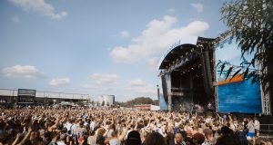 24 Tonnen Material für die Stromversorgung beim Musik- und Kunstwochenende in Hamburg