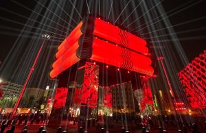 Über 250 ELATION Proteus illuminieren Kunstinstallation zum Gründungstag des Königreichs Saudi-Arabien