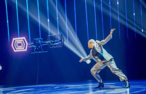 Nocturne Drones setzt mit Flying Screens neue Maßstäbe auf der Hannover Messe