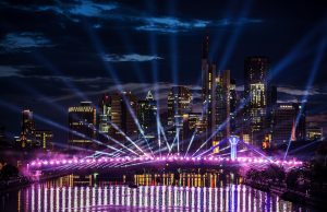 bright! studios verwandelt Brücke über den Main mit ELATION Proteus und Pulse Bar in ein gigantisches Musikinstrument