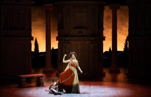 Eine neue Ära für eine Pariser Ikone: Lido 2 erstrahlt mit ELATION Lighting