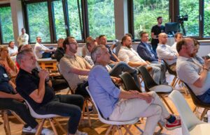 b.connect startete mit erfolgreichem Kick-off in Köln