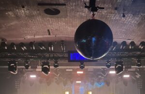 ELATION KL Panel XL liefert Studio-Ästhetik für Edo Saiyas Tour