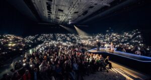 NXP setzt auf FOLLOW-ME Track-iT: Präziseres Tracking für Tourproduktionen der Clairvoyants