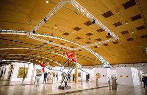 hell begeistert. investiert dreistellig in LED-Scheinwerfer von ELATION