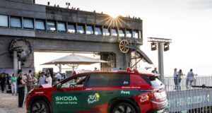 SCHACHZUG setzt Weltpremiere des Škoda Peaq als Live-Erlebnis in Szene