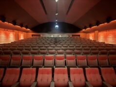 VISUAL PRODUCTIONS verbindet klassische Bedienung und Kinoautomation im Berliner Kino Hackesche Höfe