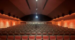 VISUAL PRODUCTIONS verbindet klassische Bedienung und Kinoautomation im Berliner Kino Hackesche Höfe