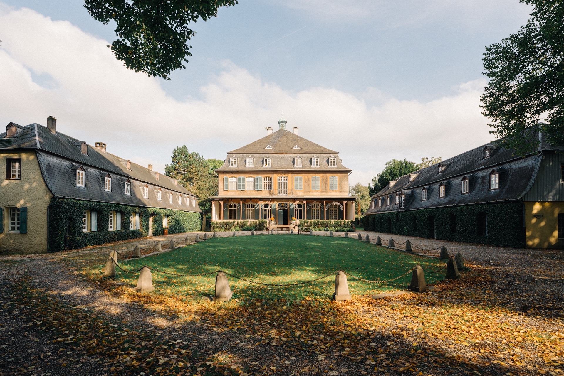 Schloss Eicherhof_by_AlinaCuerten_003_edited.jpg